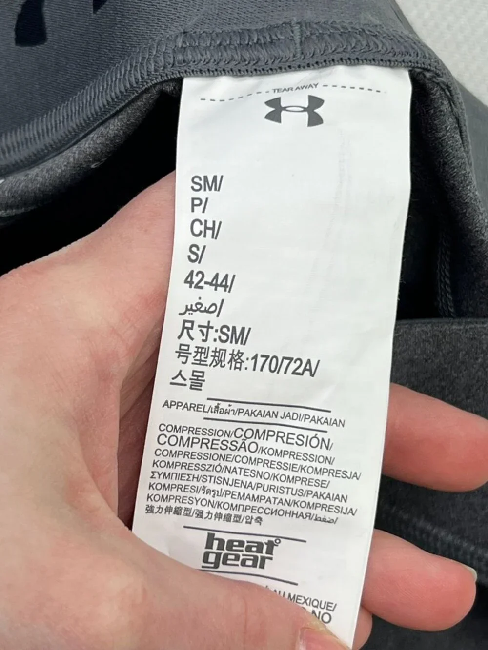 Under Armour Women's HeatGear Armour Capri Leggings Stretch Size S Gray Solid
